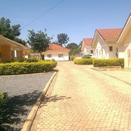 Corinya Serviced Apartments Entebbe Exteriér fotografie