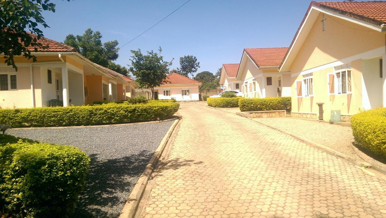 Corinya Serviced Apartments Entebbe Exteriér fotografie