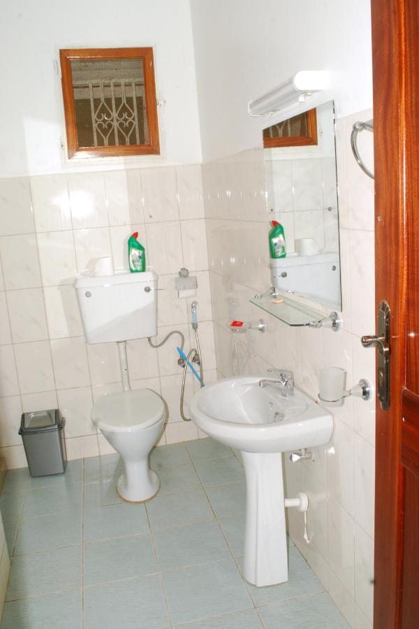 Corinya Serviced Apartments Entebbe Exteriér fotografie