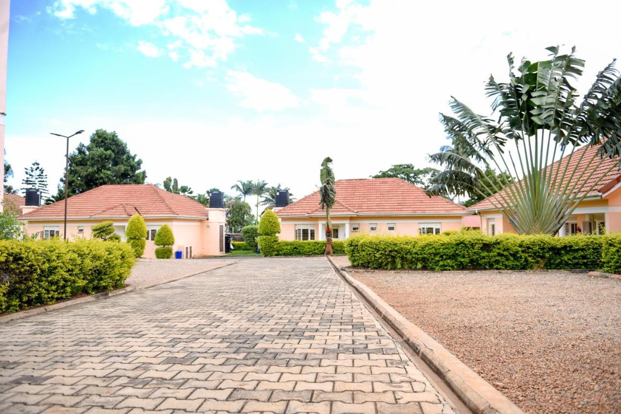 Corinya Serviced Apartments Entebbe Exteriér fotografie
