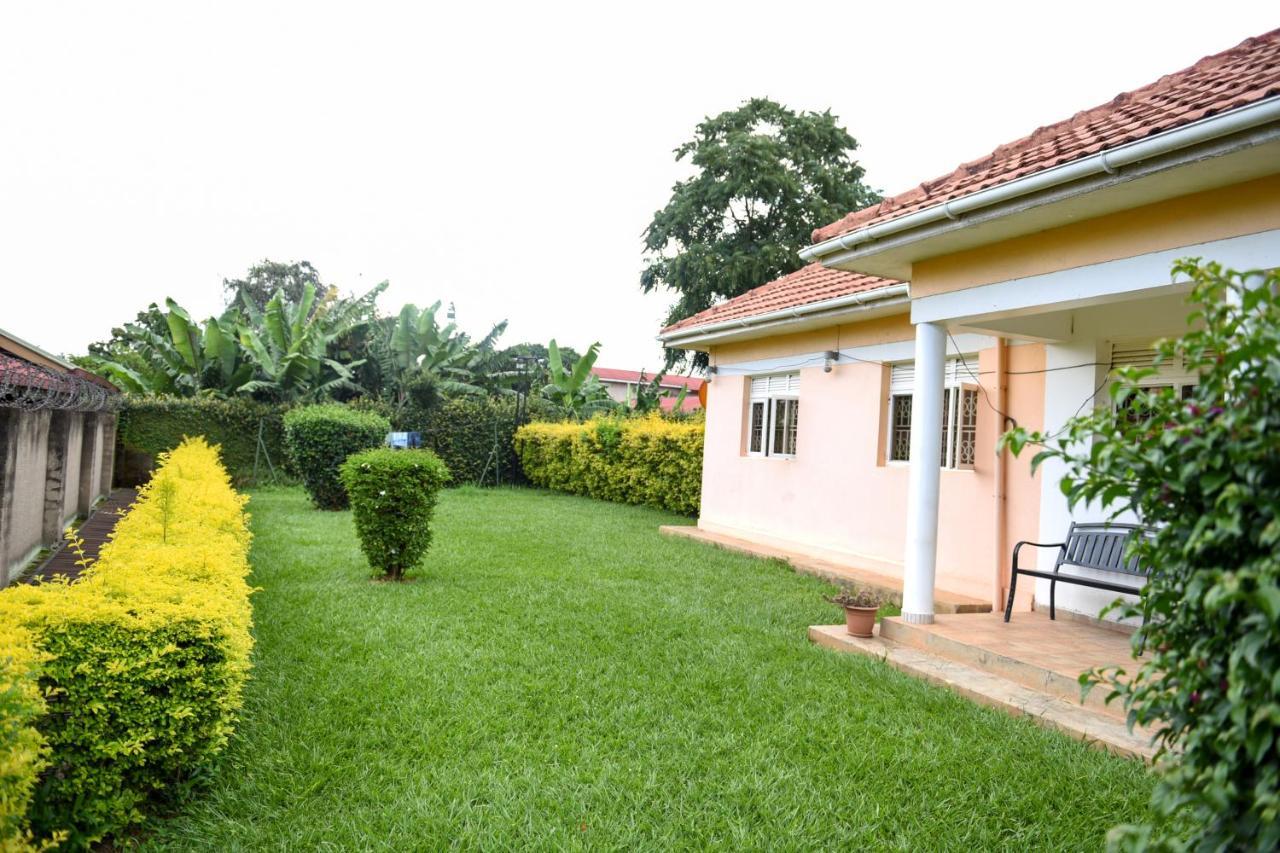 Corinya Serviced Apartments Entebbe Exteriér fotografie